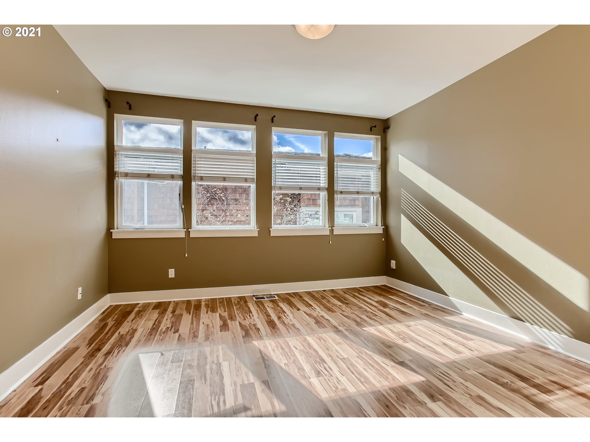 3211 Northwest Miller Road Portland, OR 97229 - Photo 14 of 31 Gallery Image 14
