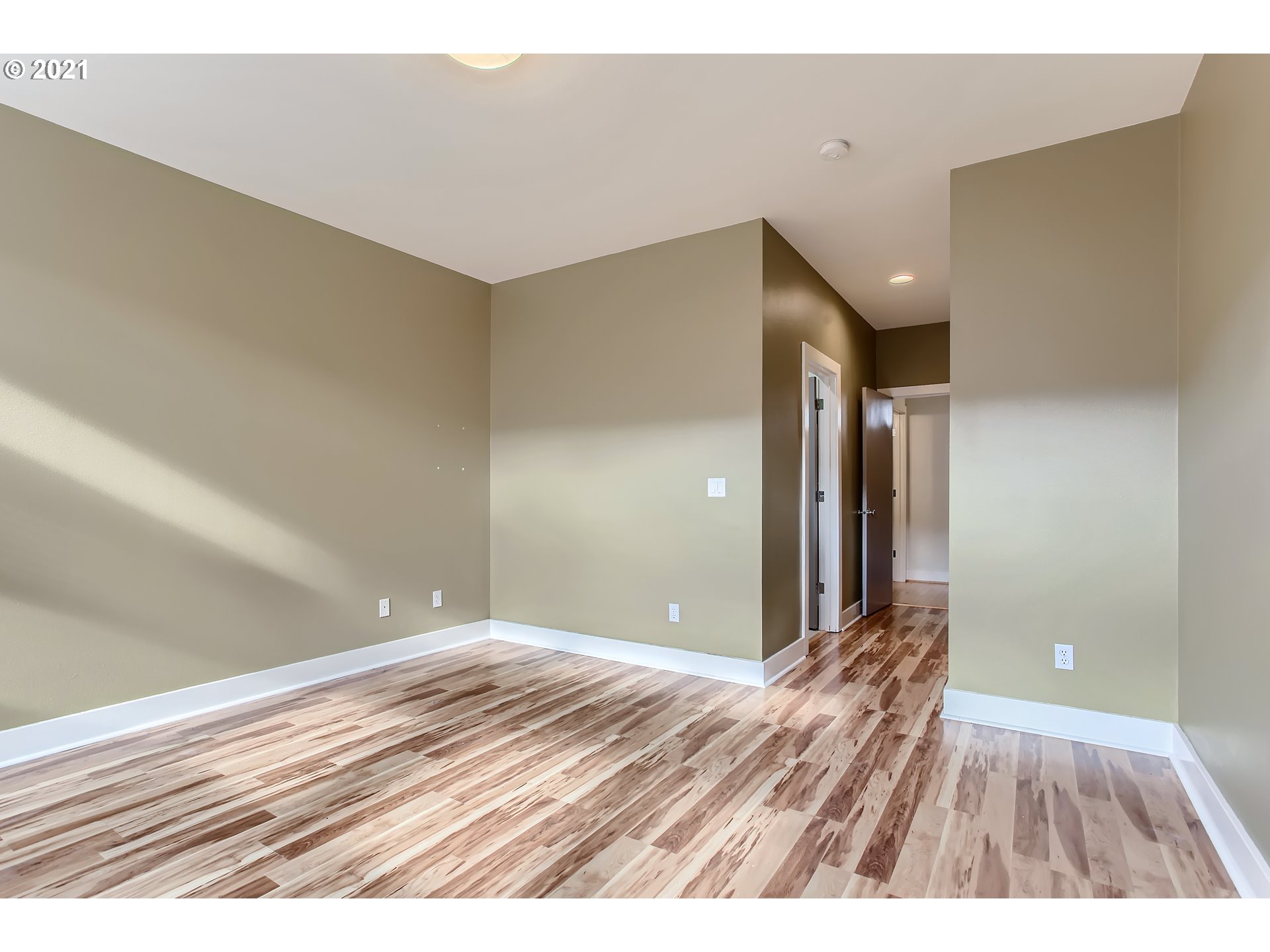 3211 Northwest Miller Road Portland, OR 97229 - Photo 15 of 31 Gallery Image 15