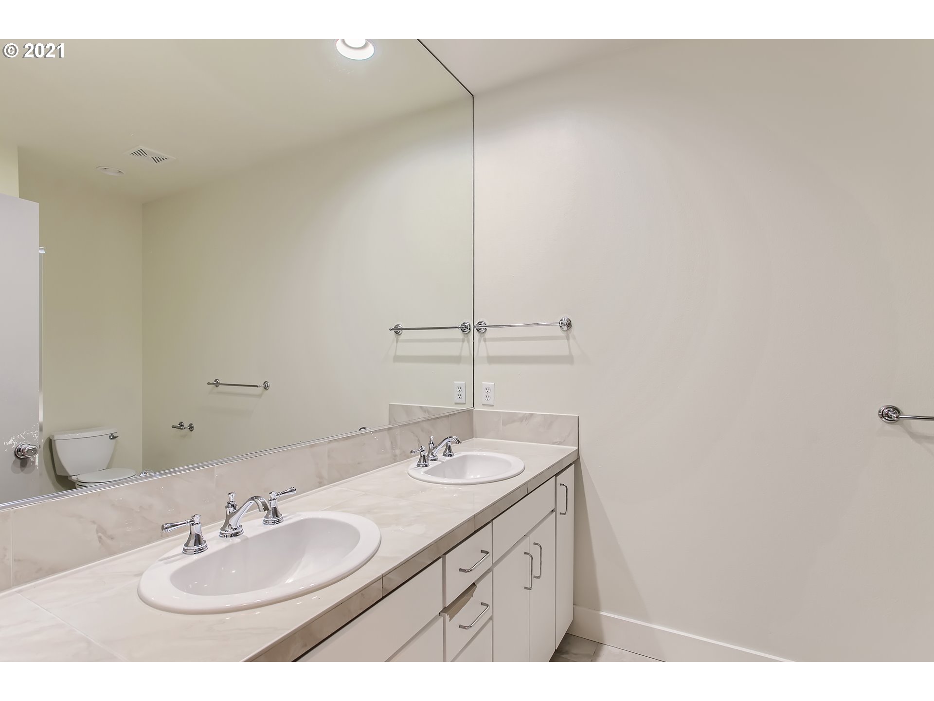 3211 Northwest Miller Road Portland, OR 97229 - Photo 16 of 31 Gallery Image 16