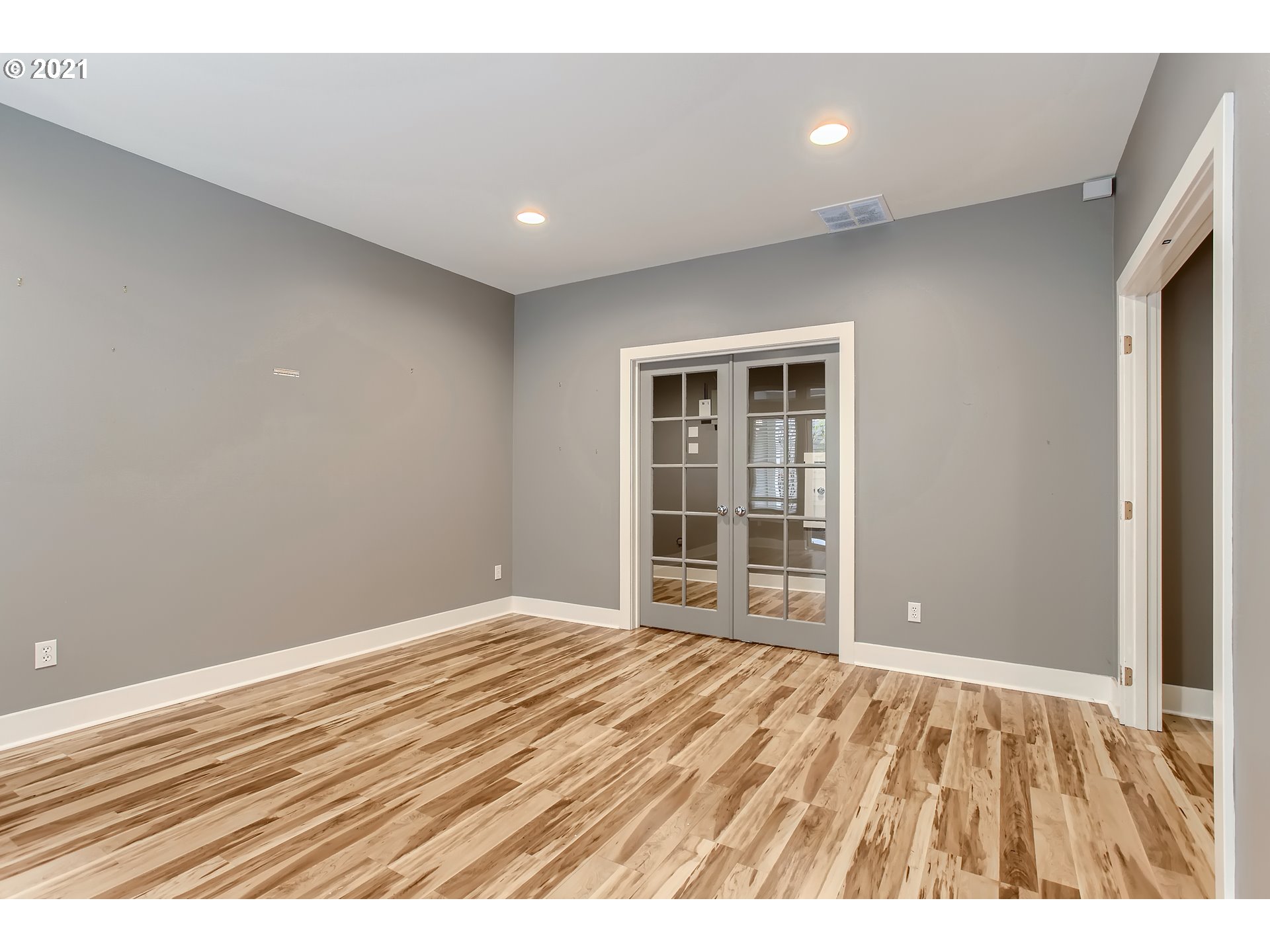 3211 Northwest Miller Road Portland, OR 97229 - Photo 19 of 31 Gallery Image 19