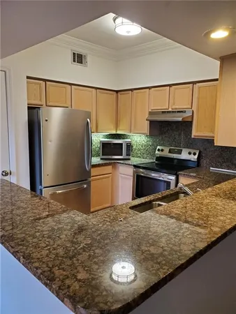$1,895 | 3777 Peachtree Road Northeast, Unit 1722, Atlanta, GA 30319