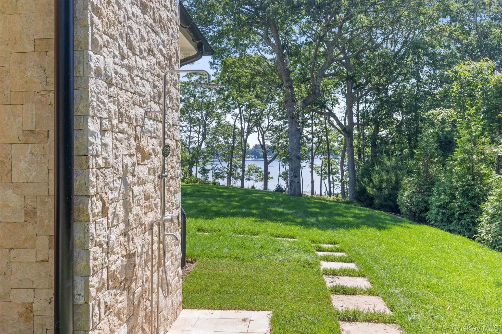 1775 Point Pleasant Road Mattituck, NY 11952 - Photo 36 of 49