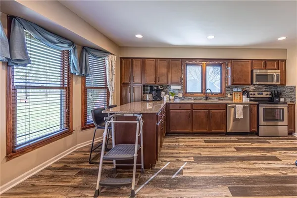 $275,000 | 109 South Vansant Road, Clinton, MO 64735