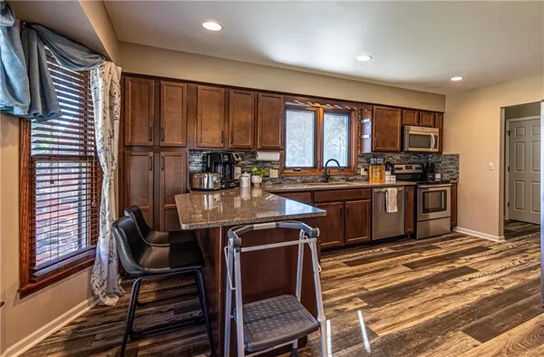 $275,000 | 109 South Vansant Road, Clinton, MO 64735