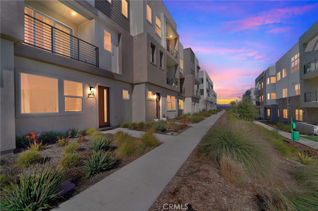 26661 Blue Hls Loop Valencia, CA 91381 - Photo 6 of 22