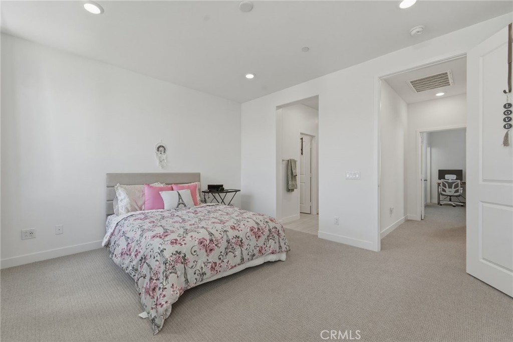 26661 Blue Hls Loop Valencia, CA 91381 - Photo 9 of 22