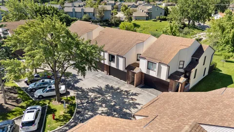 $340,000 | 375 Juniper Tree Court, Hoffman Estates, IL 60169