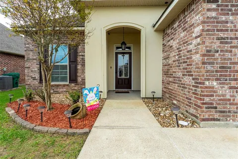 $259,000 | 1859 Poeyfarre Drive, Lake Charles, LA 70611