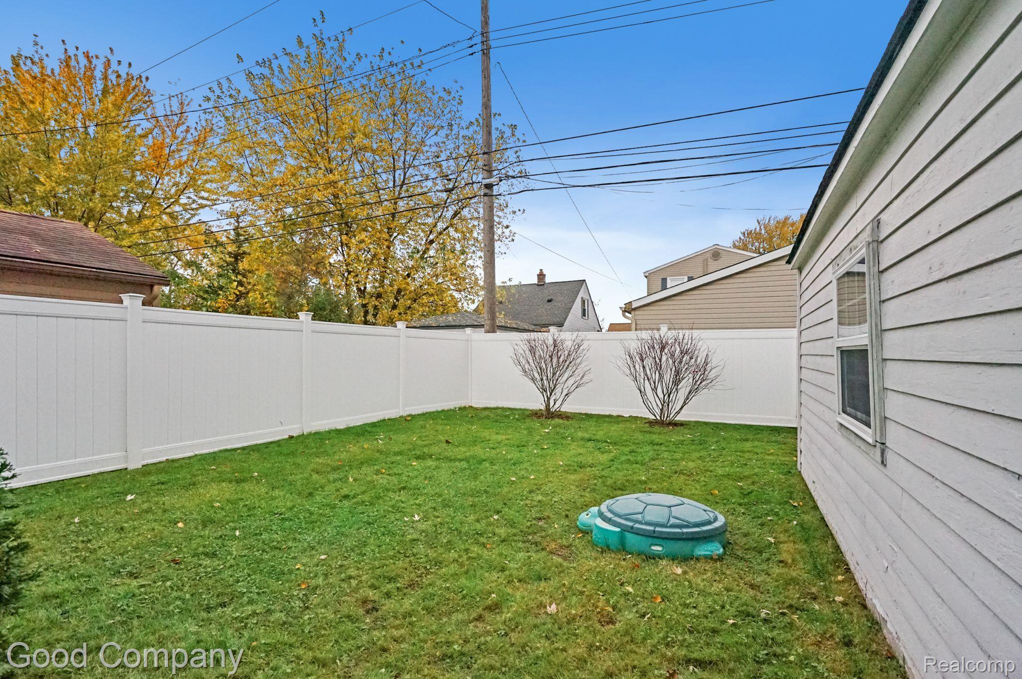 1060 Columbia Road Berkley, MI 48072 - Photo 27 of 28 Gallery Image 27