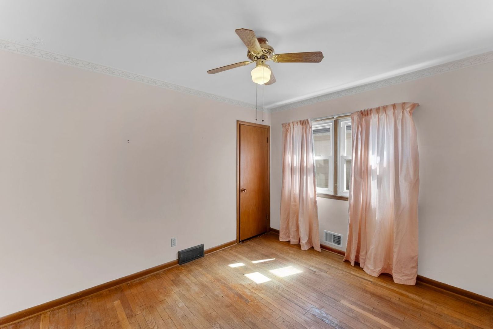 1921 33rd Street Moline, IL 61265 - Photo 12 of 22