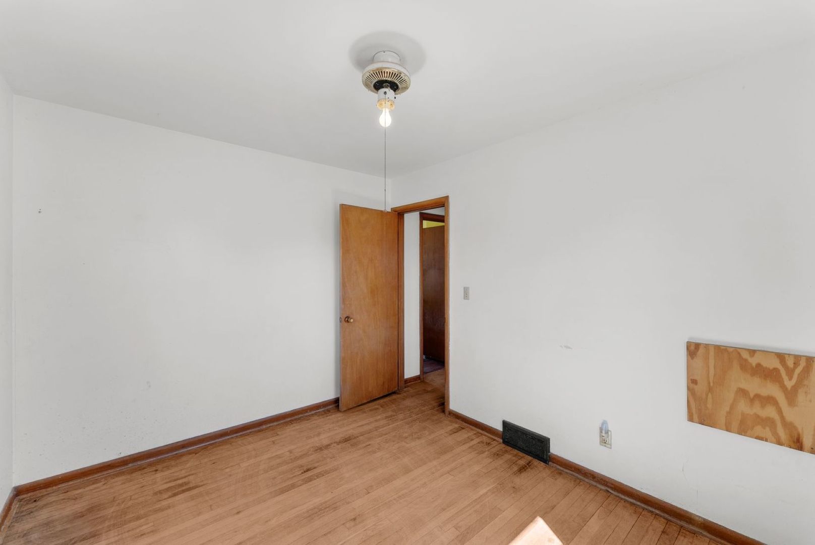 1921 33rd Street Moline, IL 61265 - Photo 13 of 22