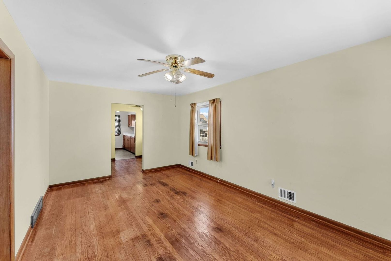 1921 33rd Street Moline, IL 61265 - Photo 3 of 22