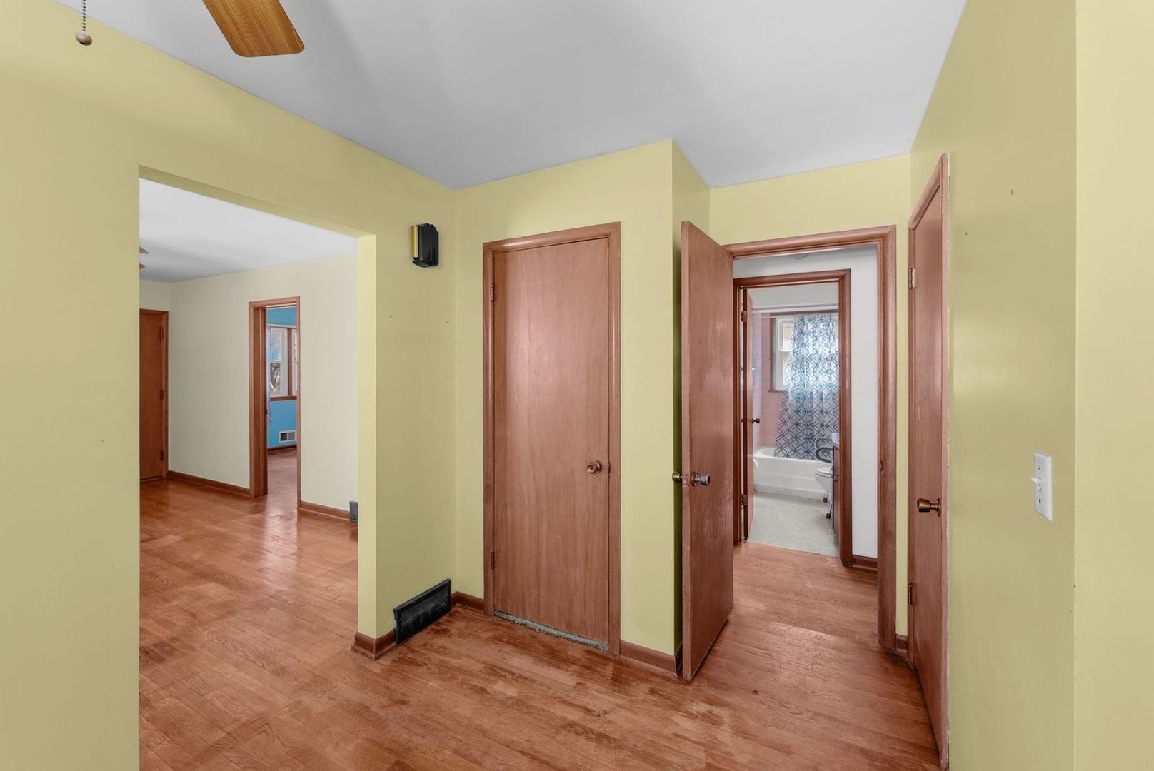 1921 33rd Street Moline, IL 61265 - Photo 10 of 22