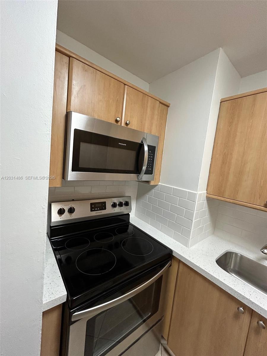 2920 Southwest 28th Terrace, Unit 202 Miami, FL 33133 - Photo 20 of 27