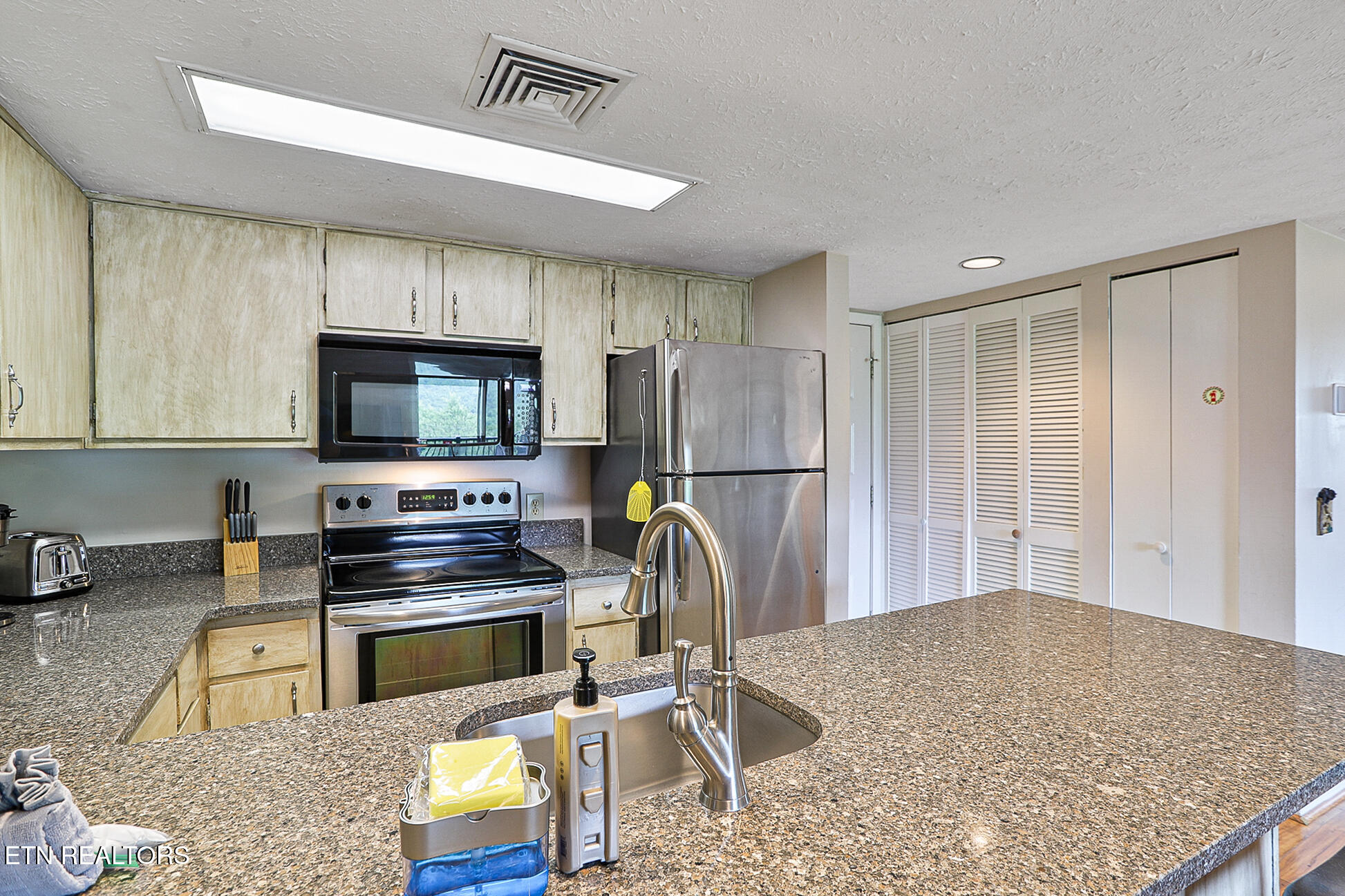 3710 Weber Road, Unit 201B Gatlinburg, TN 37738 - Photo 16 of 52 3710 Weber Rd 201B-64