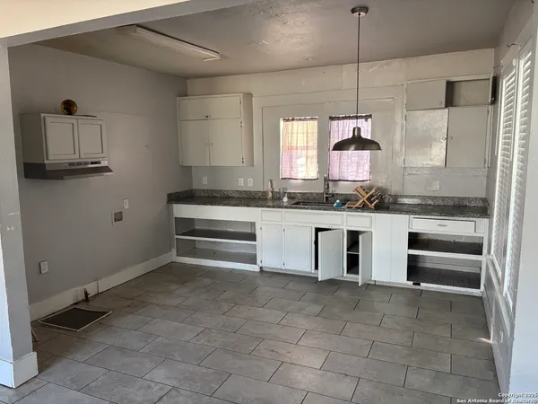 $1,250 | 838 King Avenue, San Antonio, TX 78211