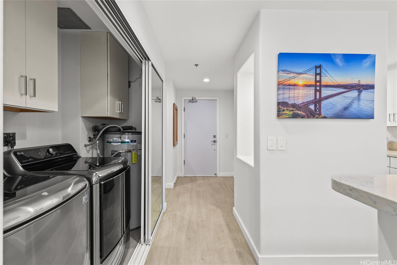 520 Lunalilo Home Road, Unit 8107 Honolulu, HI 96825 - Photo 10 of 25 a view of a kitchen