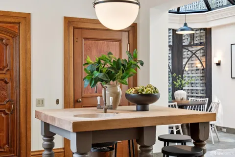 $5,995,000 | 2535 Vallejo Street, San Francisco, CA 94123