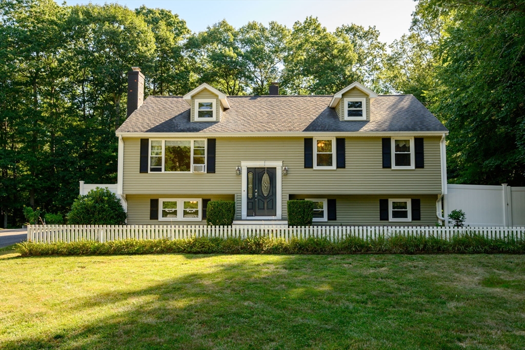 258 State Street Hanson, MA 02341 - Photo 1 of 38