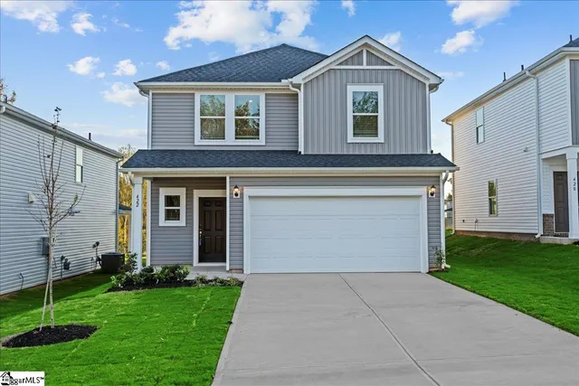 $327,900 | 422 Yellowstone Trail, Fountain Inn, SC 29644