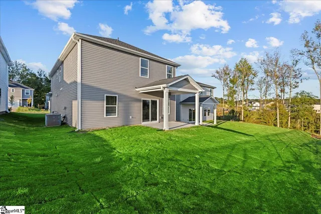 $327,900 | 422 Yellowstone Trail, Fountain Inn, SC 29644