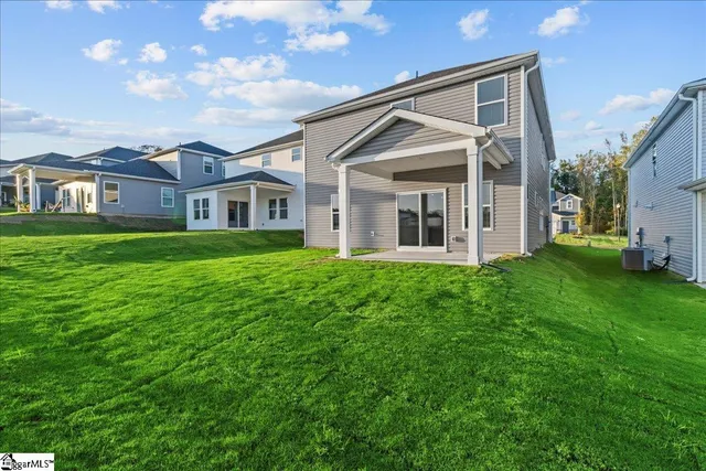 $327,900 | 422 Yellowstone Trail, Fountain Inn, SC 29644