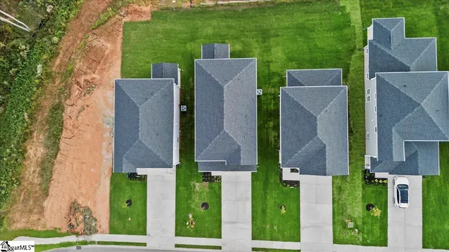 $327,900 | 422 Yellowstone Trail, Fountain Inn, SC 29644