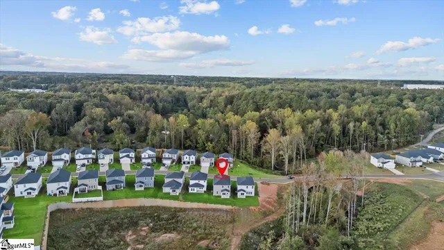 $327,900 | 422 Yellowstone Trail, Fountain Inn, SC 29644