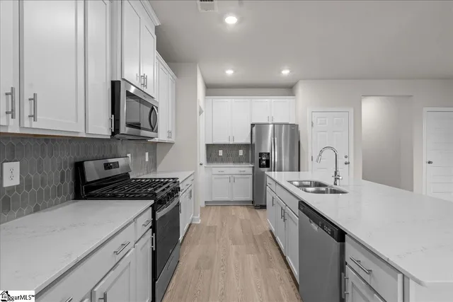 $327,900 | 422 Yellowstone Trail, Fountain Inn, SC 29644