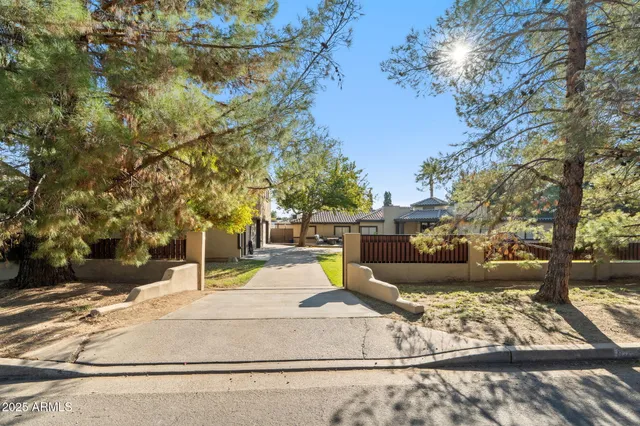 $2,500,000 | 1345 East Ocotillo Road, Phoenix, AZ 85014