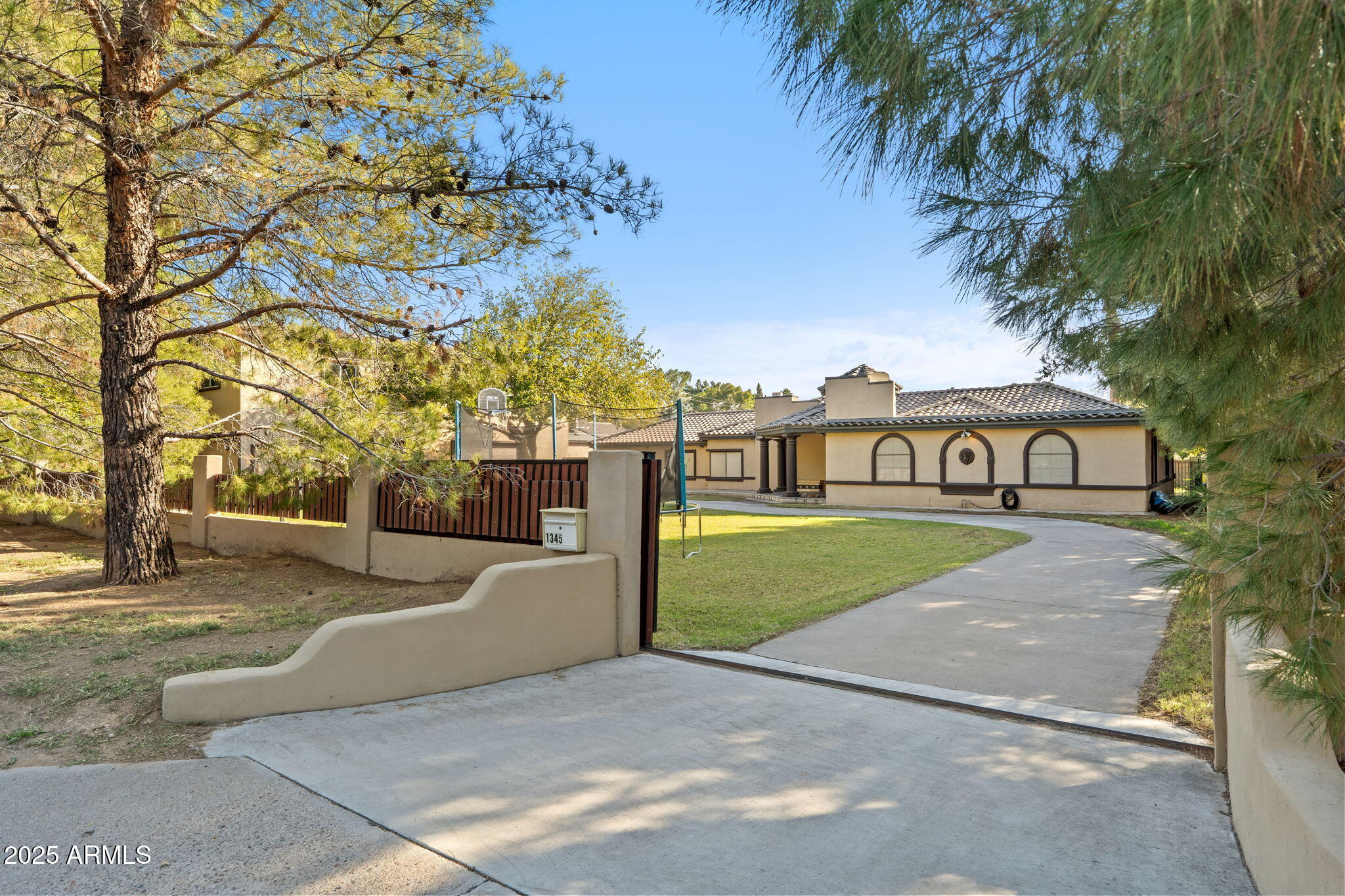 1345 East Ocotillo Road Phoenix, AZ 85014 - Photo 9 of 9 9-web-or-mls-DSC_7009