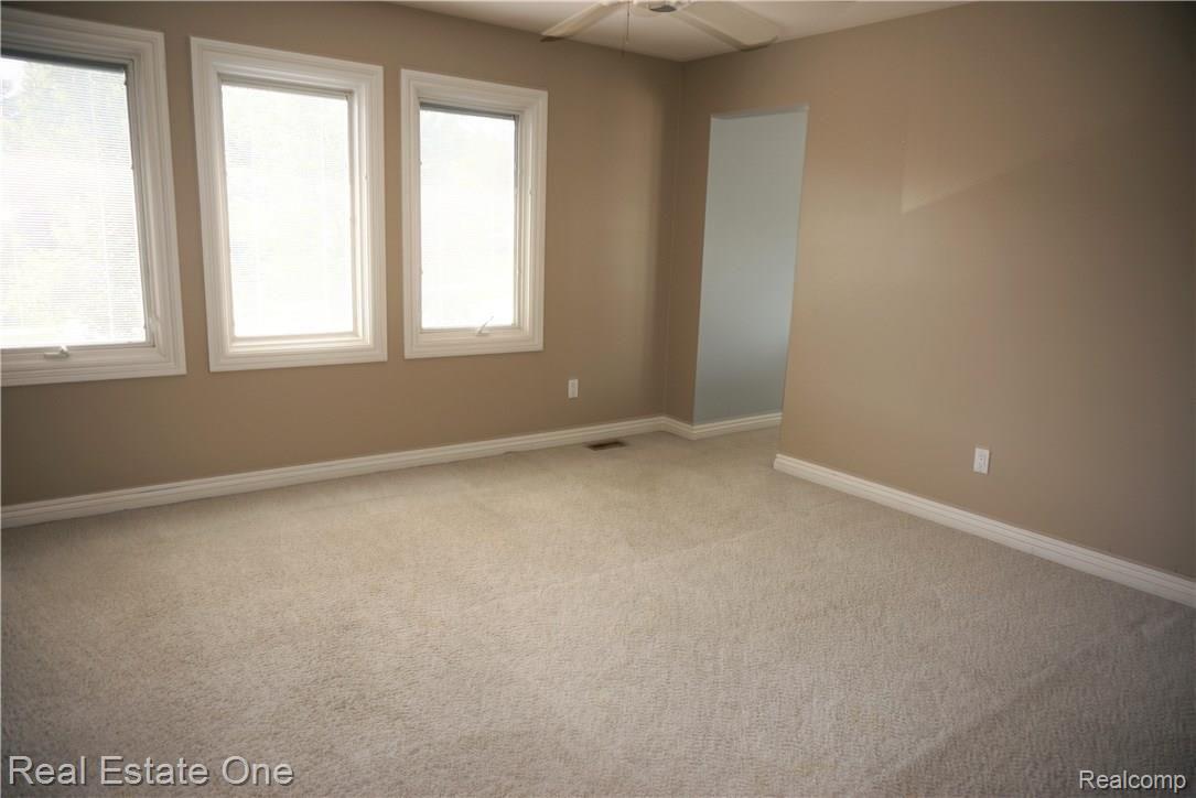 4646 Goodison Pl Drive Rochester, MI 48306 - Photo 34 of 53 DSC06213 (2).JPG