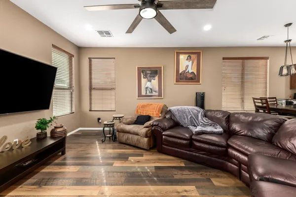 $2,400 | 1817 East Beautiful Lane, Phoenix, AZ 85042