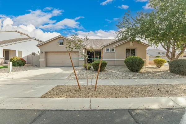 $2,400 | 1817 East Beautiful Lane, Phoenix, AZ 85042