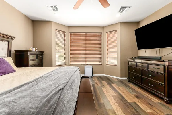 $2,400 | 1817 East Beautiful Lane, Phoenix, AZ 85042