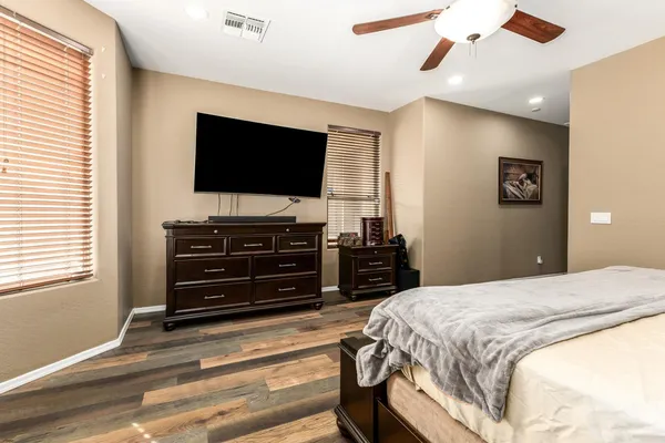 $2,400 | 1817 East Beautiful Lane, Phoenix, AZ 85042