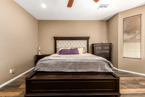 $2,400 | 1817 East Beautiful Lane, Phoenix, AZ 85042