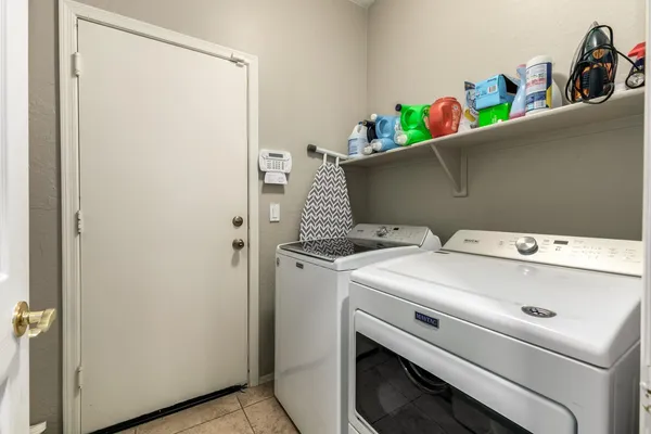 $2,400 | 1817 East Beautiful Lane, Phoenix, AZ 85042