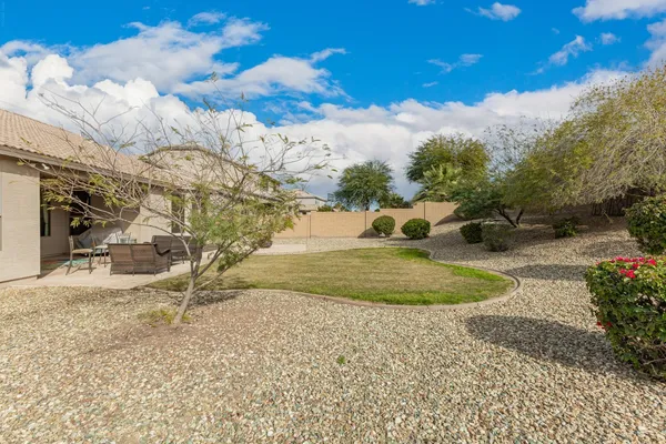 $2,400 | 1817 East Beautiful Lane, Phoenix, AZ 85042