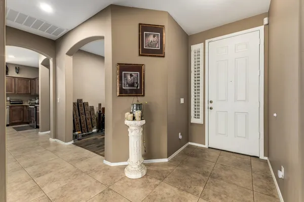 $2,400 | 1817 East Beautiful Lane, Phoenix, AZ 85042