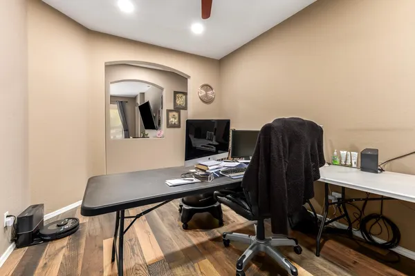 $2,400 | 1817 East Beautiful Lane, Phoenix, AZ 85042