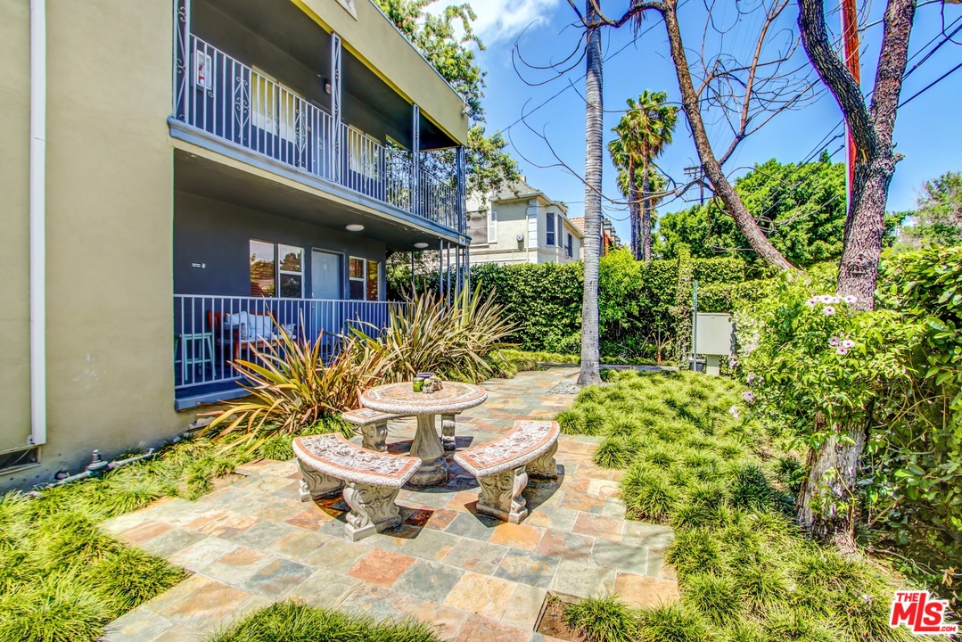 1937 North Bronson Avenue Los Angeles, CA 90068 - Photo 2 of 13