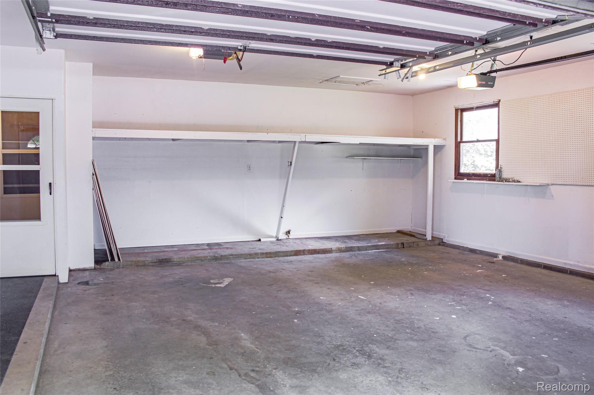 58504 Travis Road New Hudson, MI 48165 - Photo 34 of 53 Garage