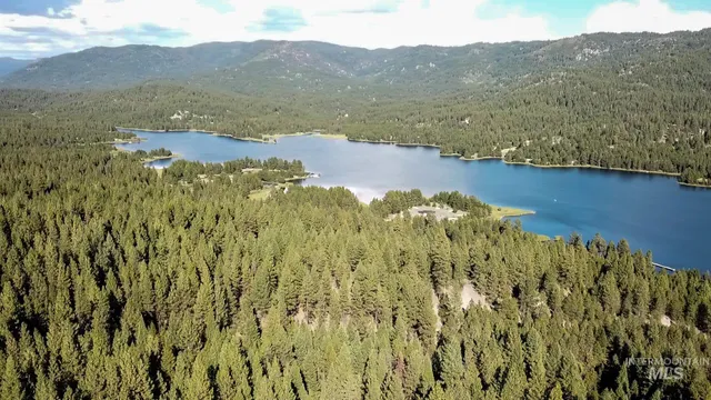 $748,230 | 1-1 Horsethief Road, Cascade, ID 83611