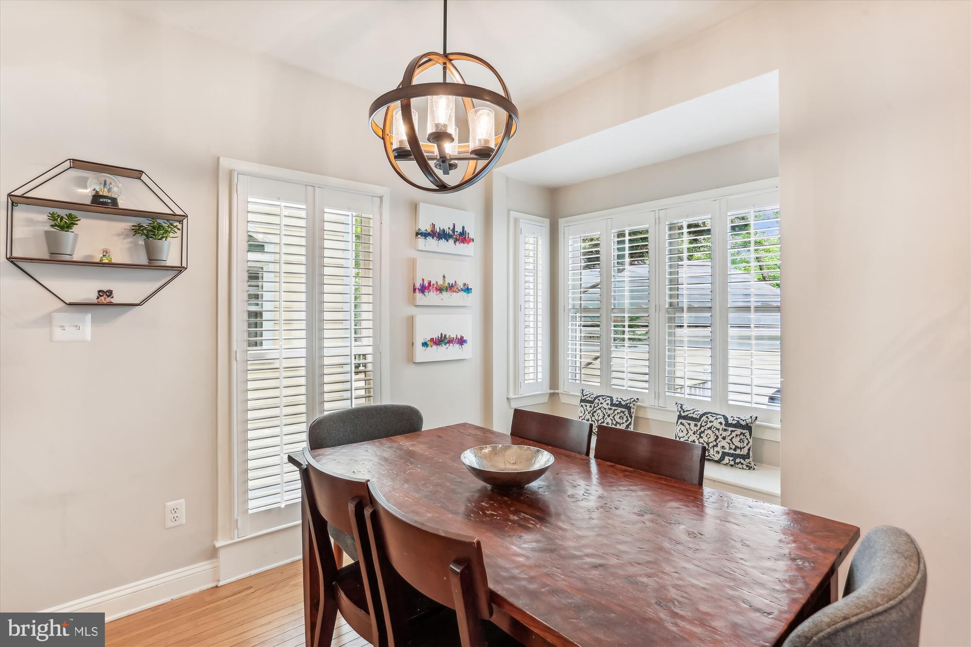 204 Hart Road Gaithersburg, MD 20878 - Photo 18 of 72 Dining room with window seat