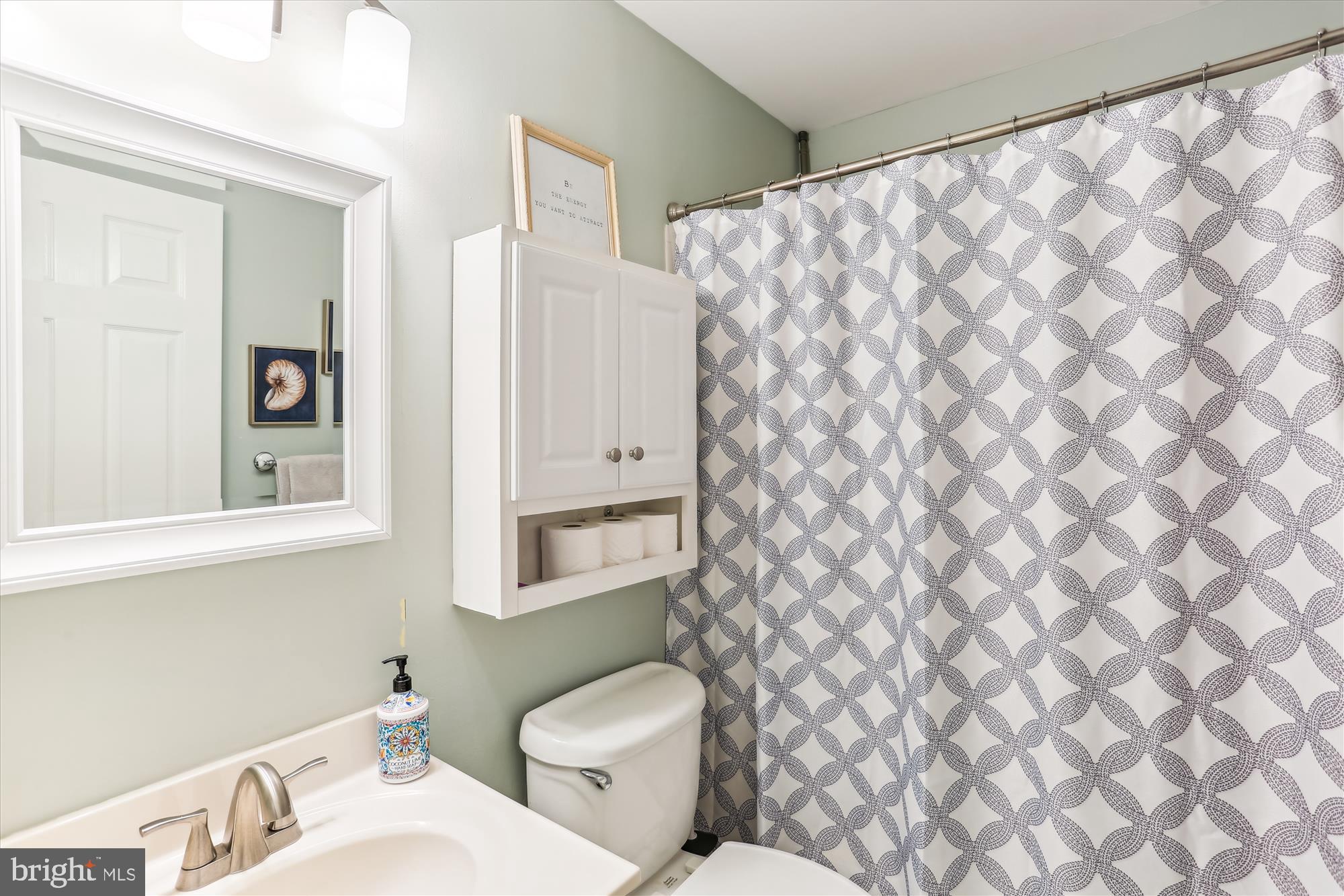 204 Hart Road Gaithersburg, MD 20878 - Photo 44 of 72 Hall bath