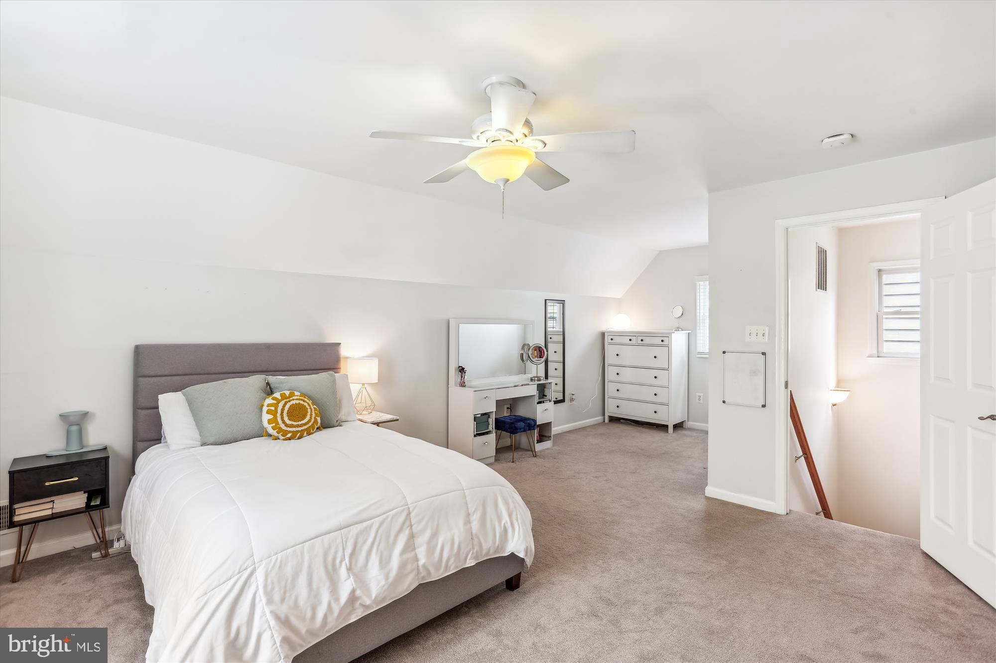 204 Hart Road Gaithersburg, MD 20878 - Photo 46 of 72 Upper level 2 bedroom