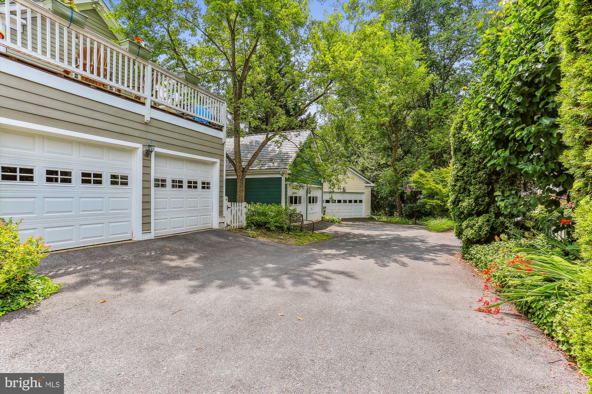 204 Hart Road Gaithersburg, MD 20878 - Photo 57 of 72 Driveway backs to woods