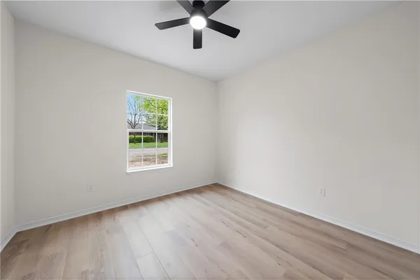 $297,000 | 207 North Harrison Street, McGregor, TX 76657