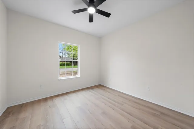 $297,000 | 207 North Harrison Street, McGregor, TX 76657